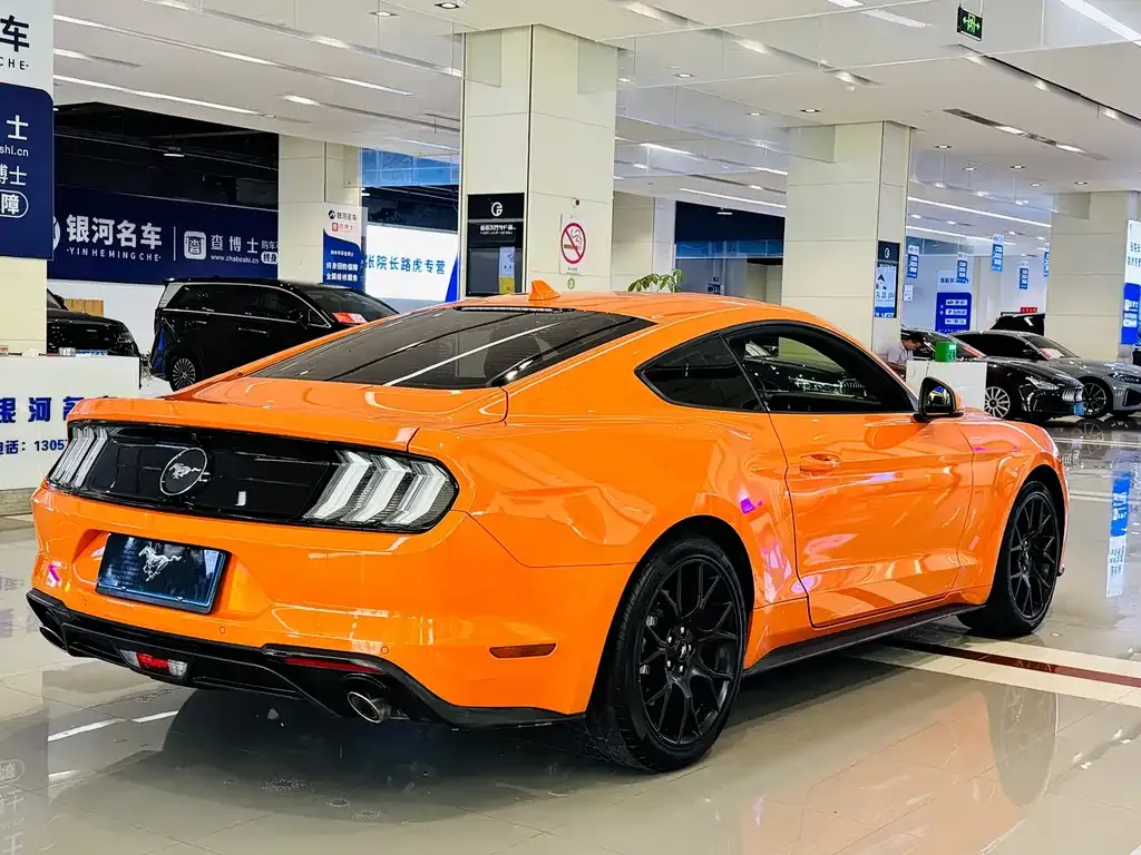Ford Mustang — фото 4