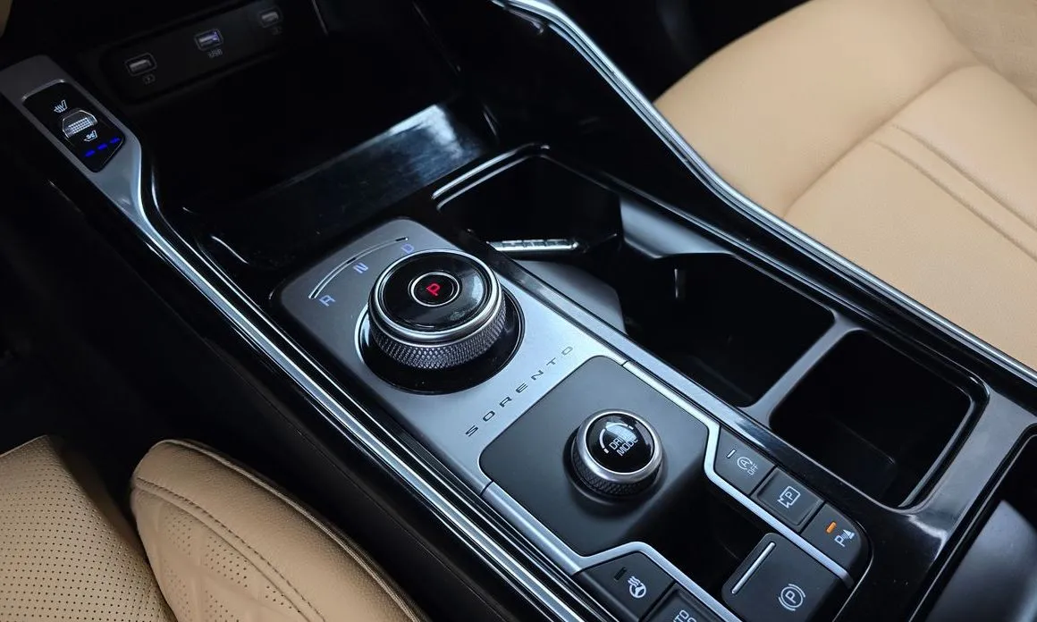 Kia Sorento — фото 4