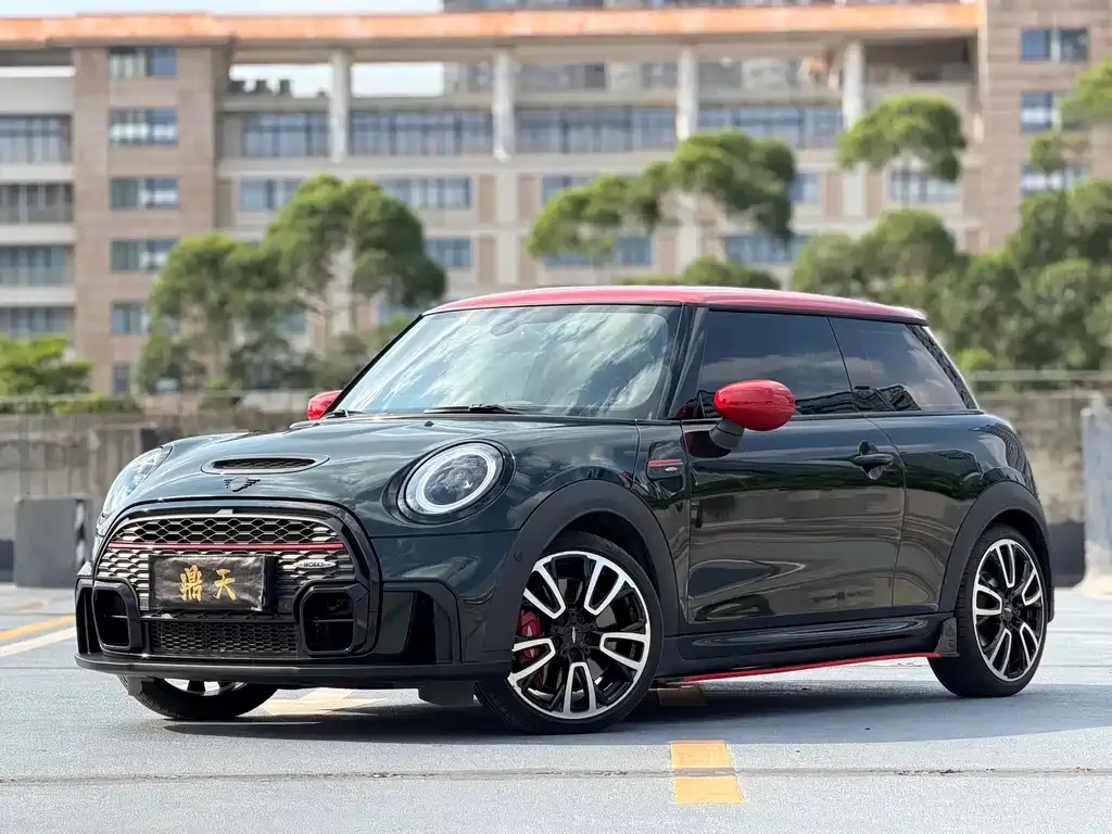 MINI JCW (John Cooper Works) — фото 1