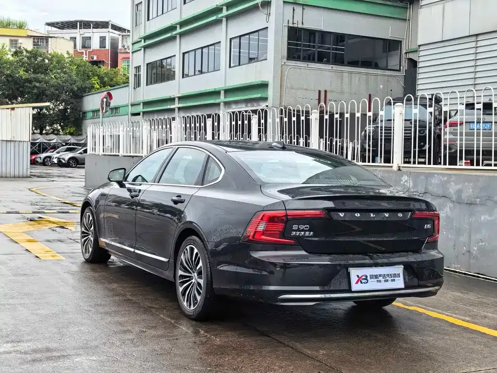 Volvo S90 — фото 10