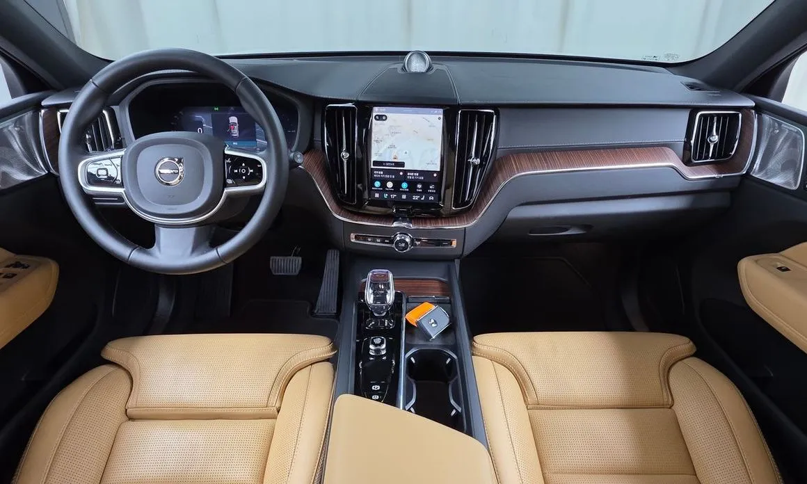 Volvo XC60 — фото 4