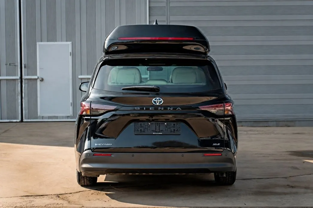 Toyota Sienna — фото 5