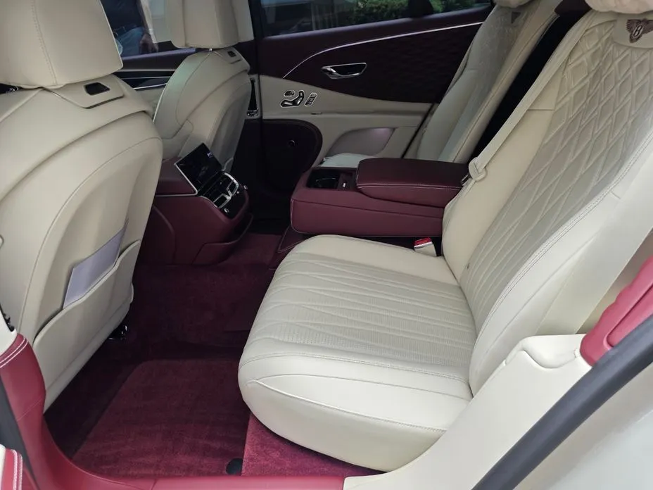 Bentley Flying Spur — фото 5