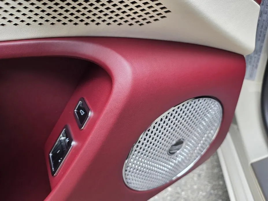 Bentley Flying Spur — фото 3
