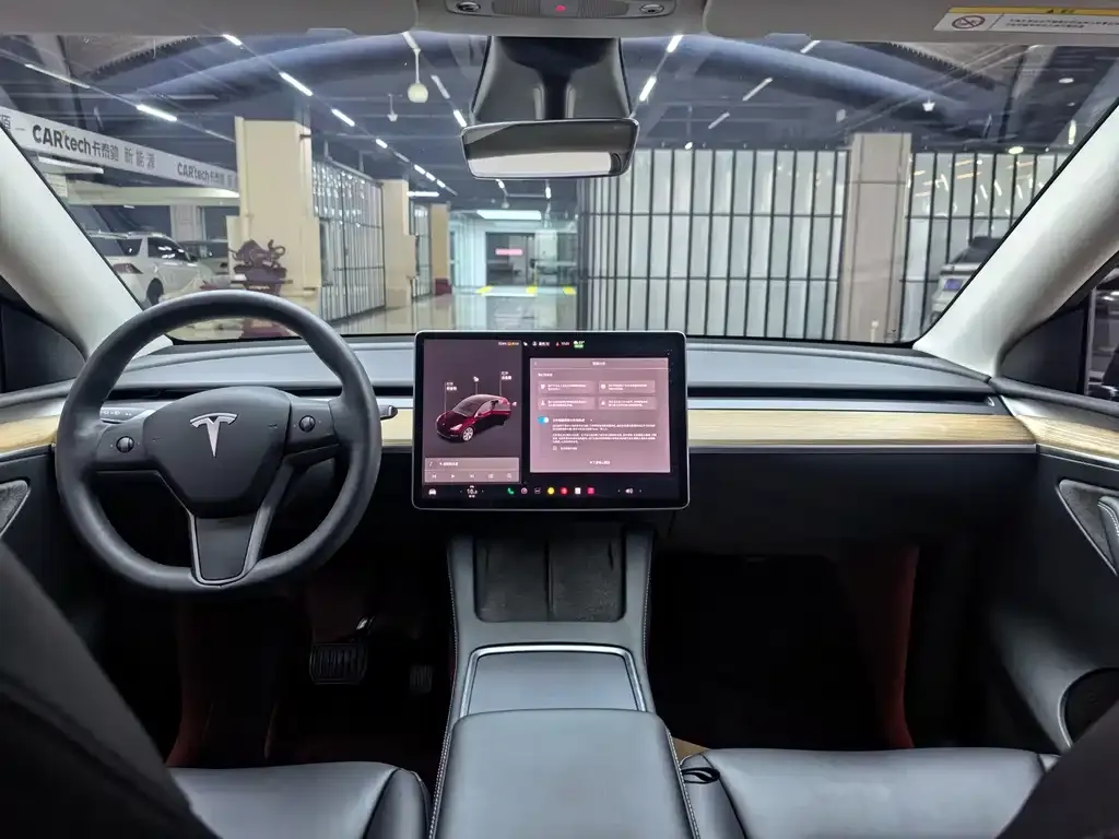 Tesla Model Y — фото 4