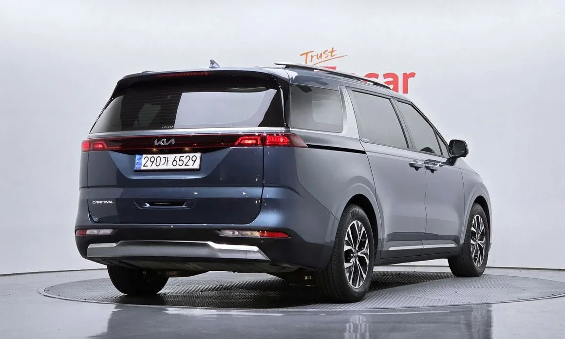 Kia Carnival — фото 4