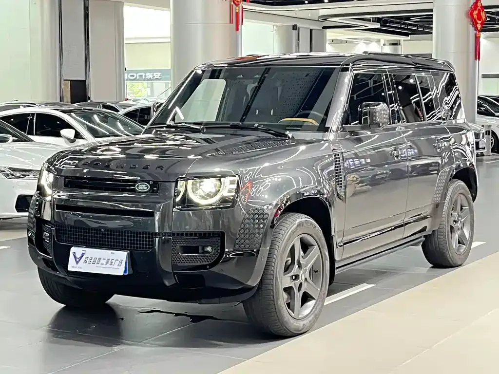 Land Rover Defender — фото 1