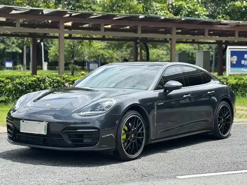 Porsche Panamera Hybrid — фото 1