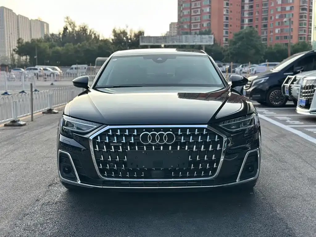 Audi A8 — фото 3