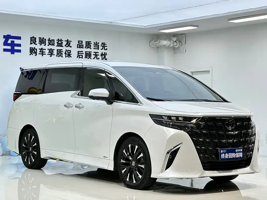 Toyota Alphard — фото 6