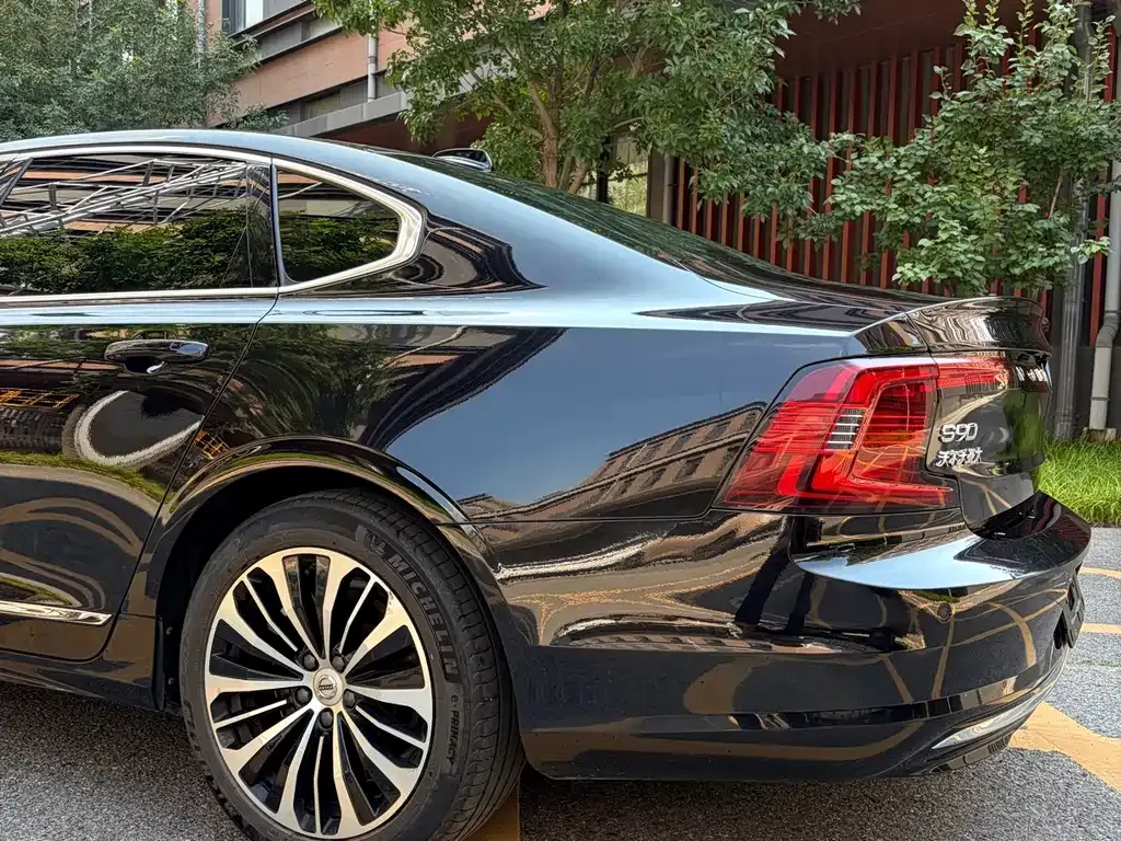 Volvo S90 — фото 7