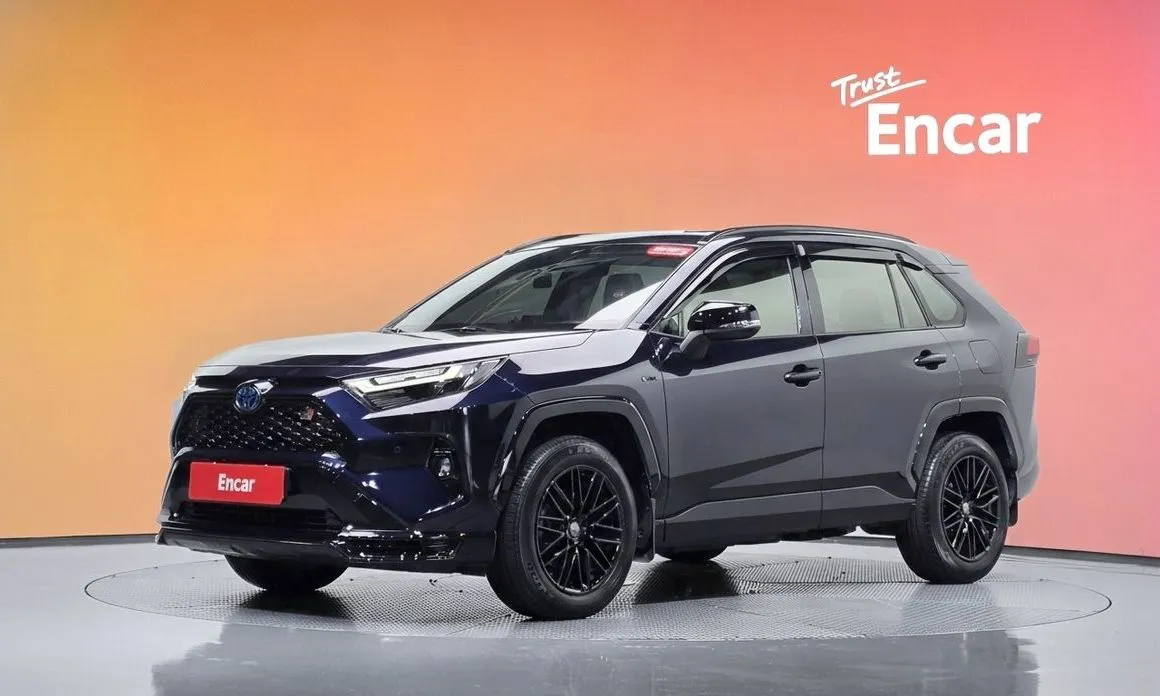 Toyota RAV4 — фото 1