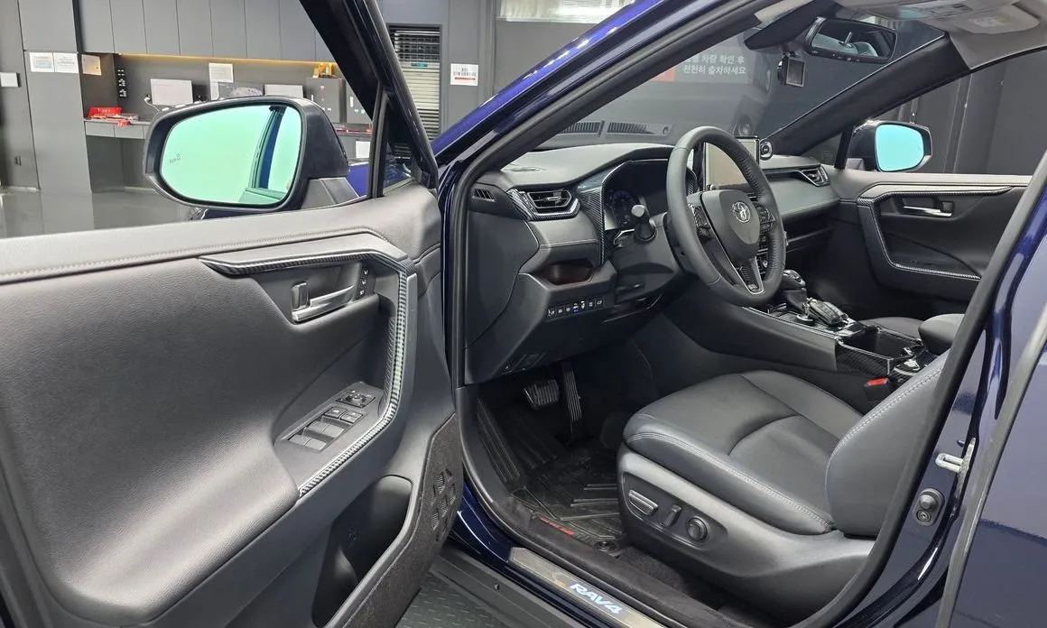 Toyota RAV4 — фото 10