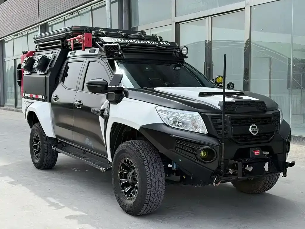 Nissan Navara — фото 10