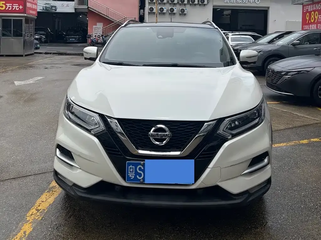 Nissan Qashqai — фото 1