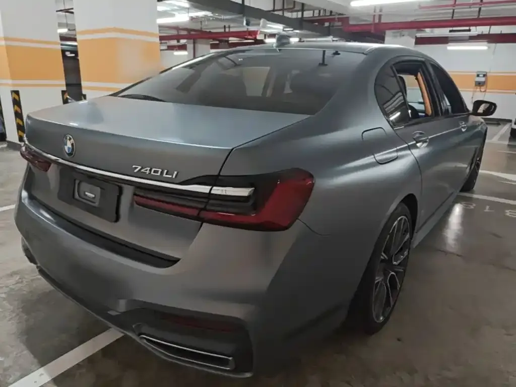 BMW 7 Series — фото 10