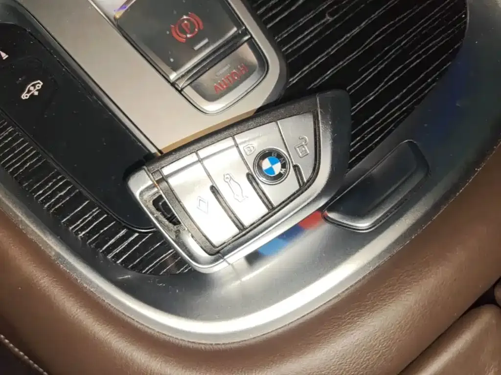 BMW 7 Series — фото 7