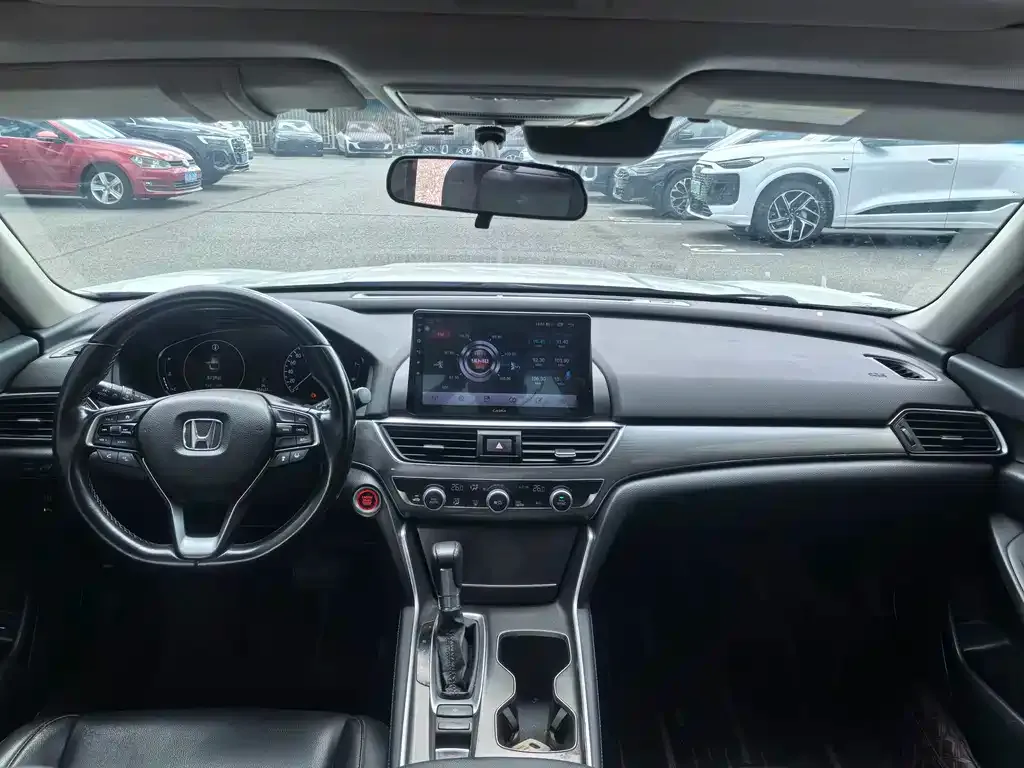 Honda Accord — фото 10
