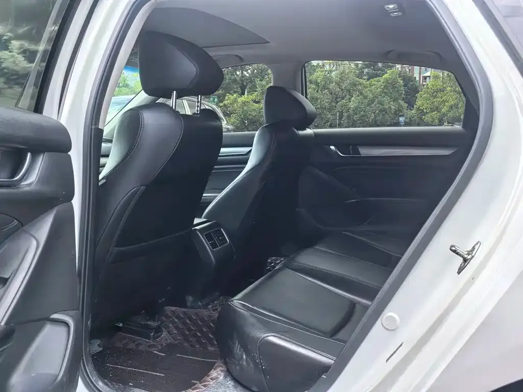 Honda Accord — фото 2