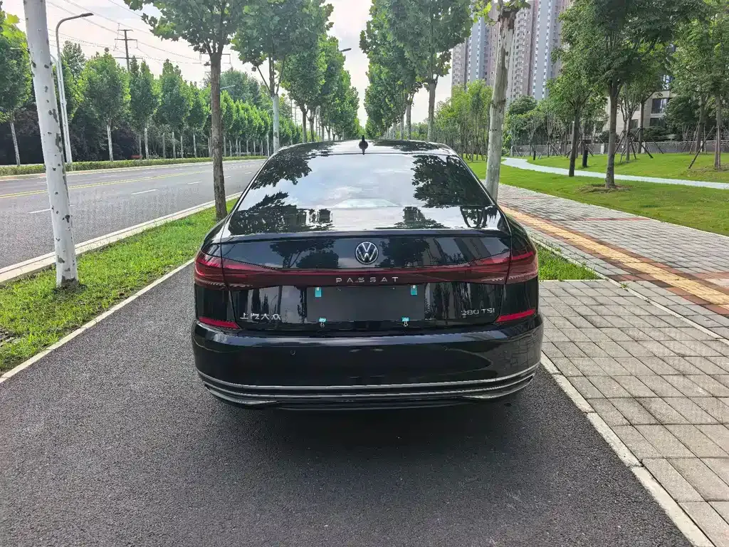 Volkswagen Passat — фото 6