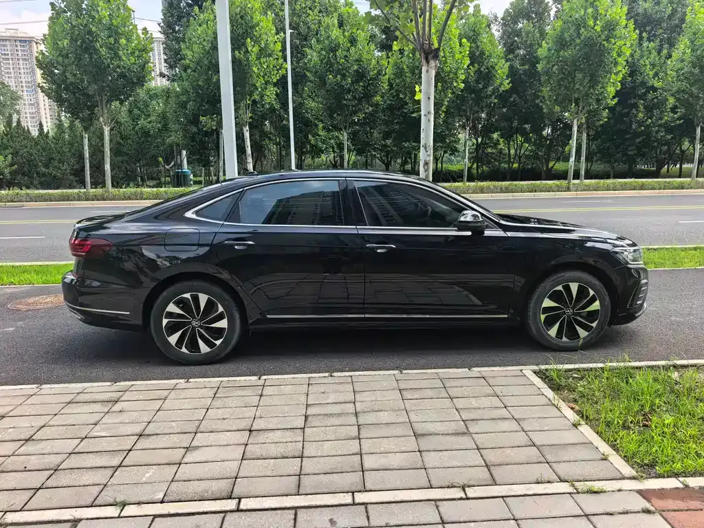Volkswagen Passat — фото 4
