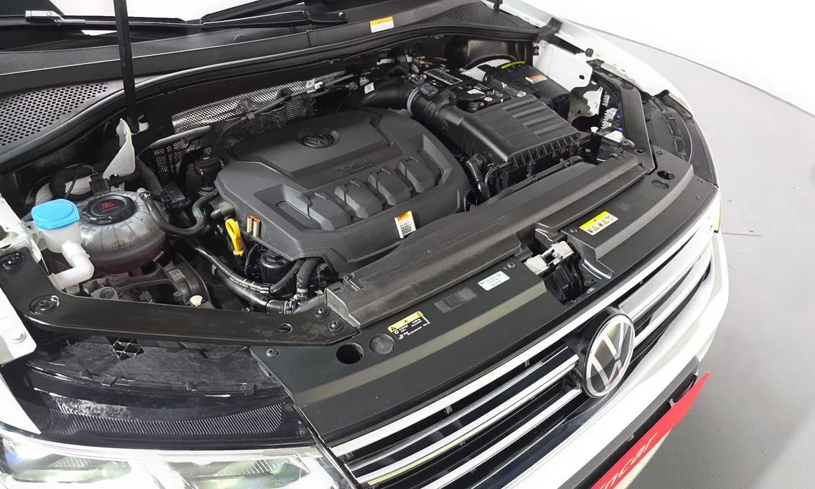 Volkswagen Tiguan — фото 8