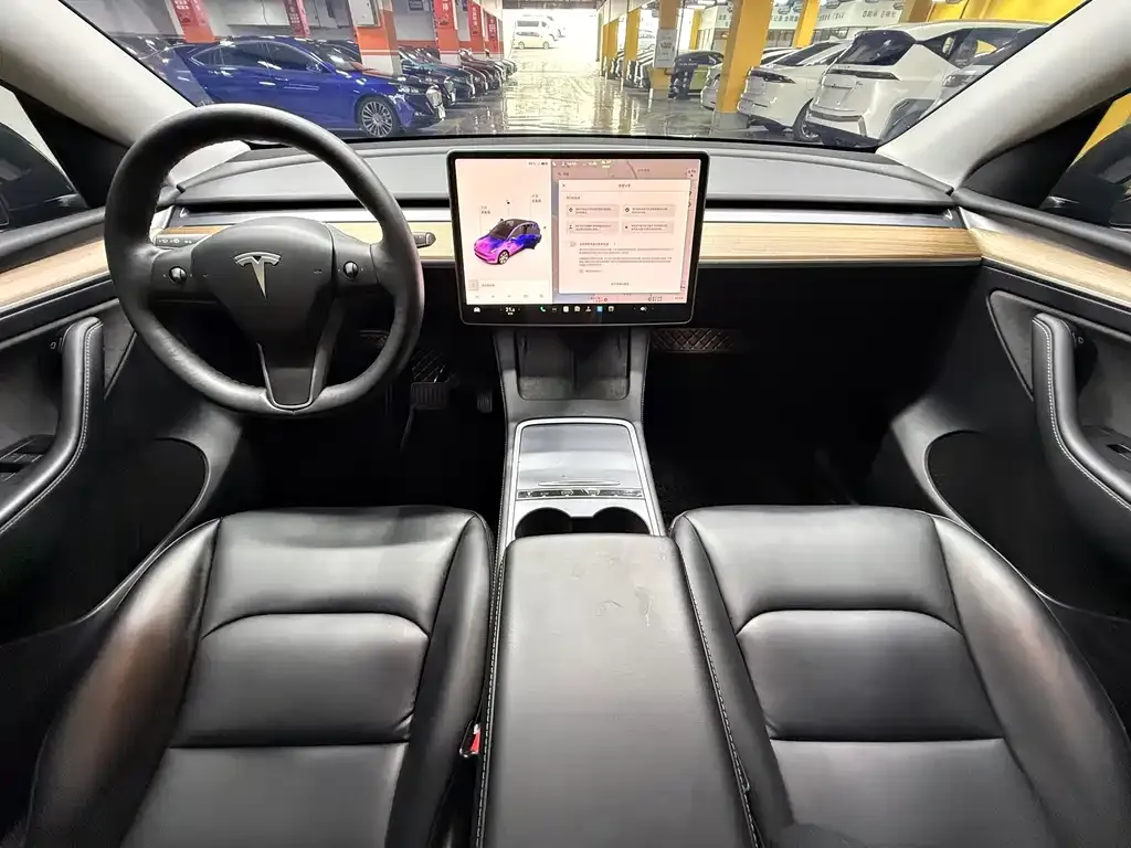 Tesla Model Y — фото 4