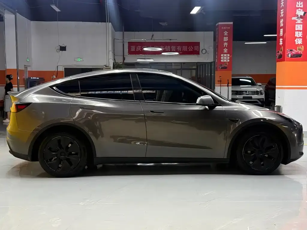 Tesla Model Y — фото 2