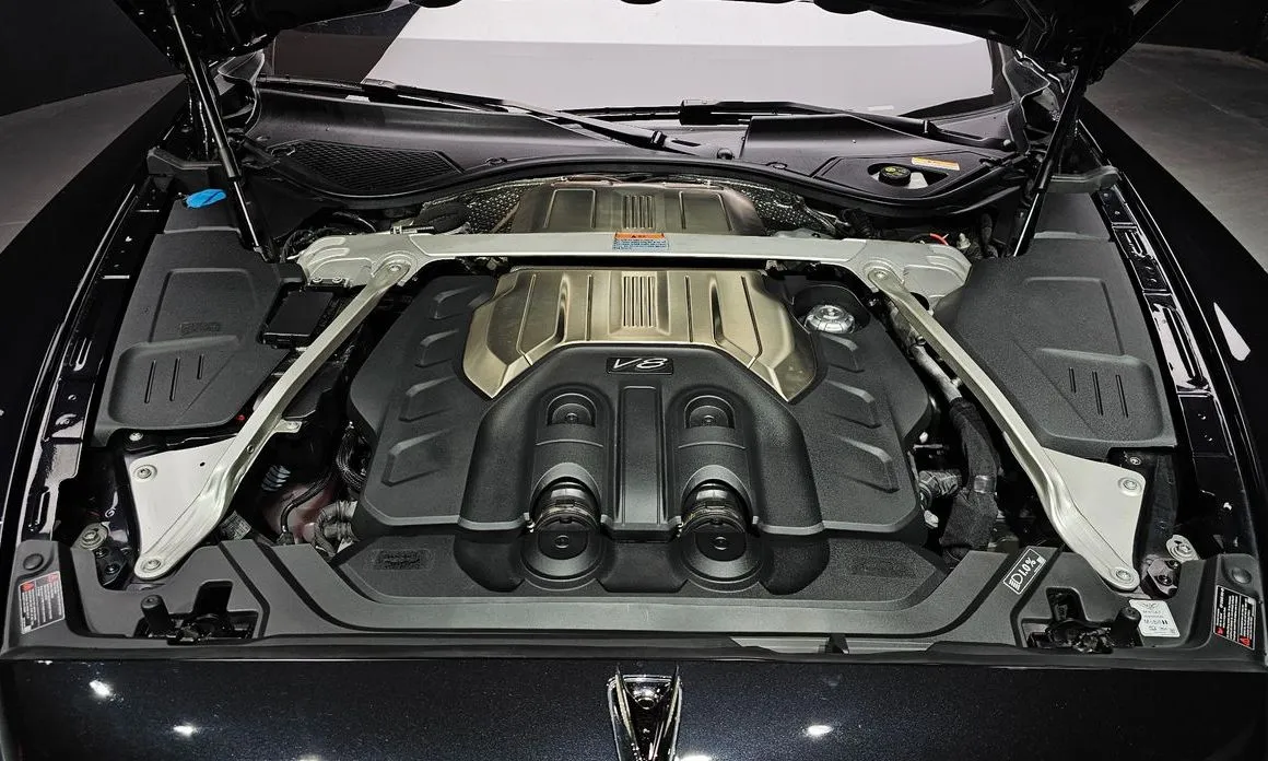 Bentley Flying Spur — фото 10