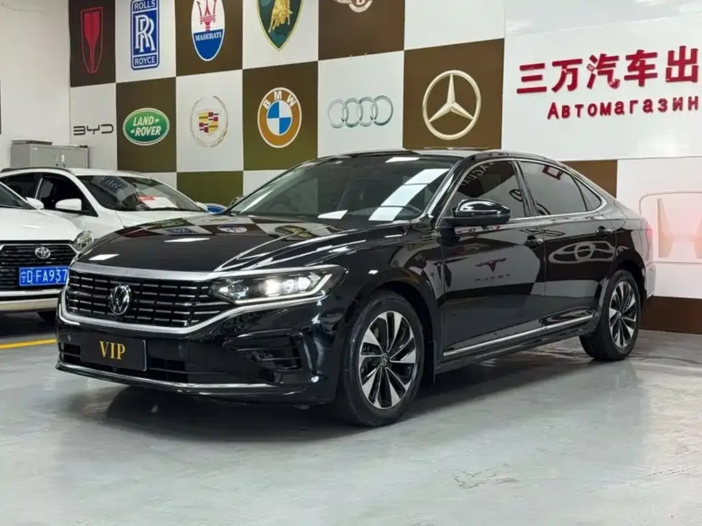 Volkswagen Passat — фото 1