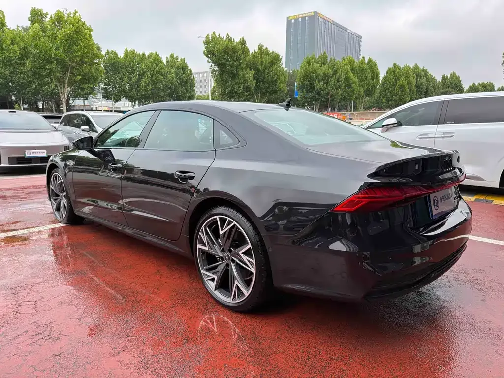 Audi A7L — фото 2