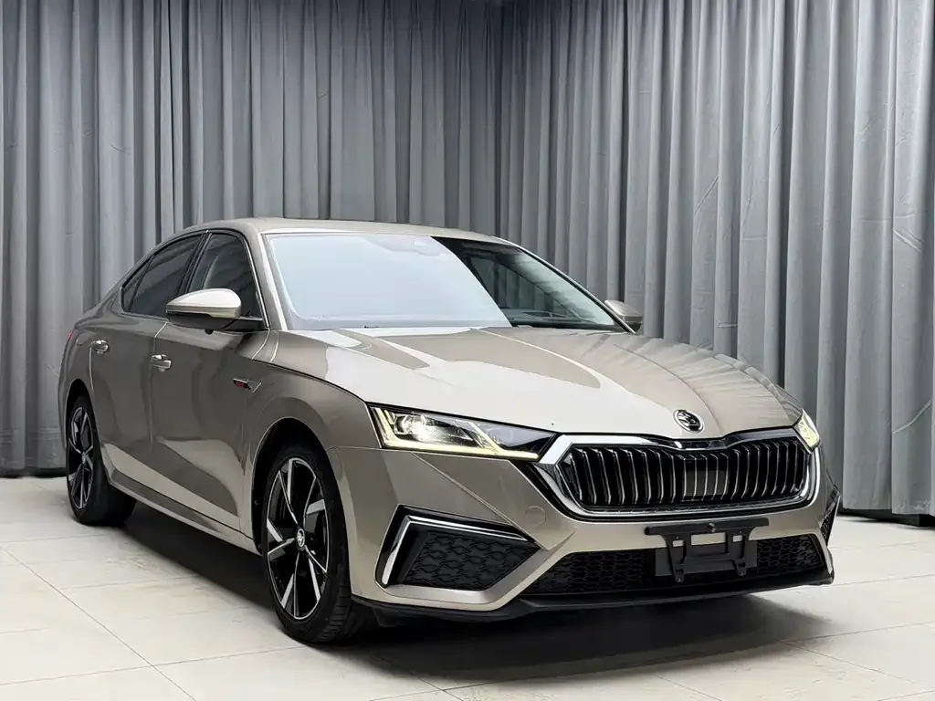 Skoda Octavia — фото 5
