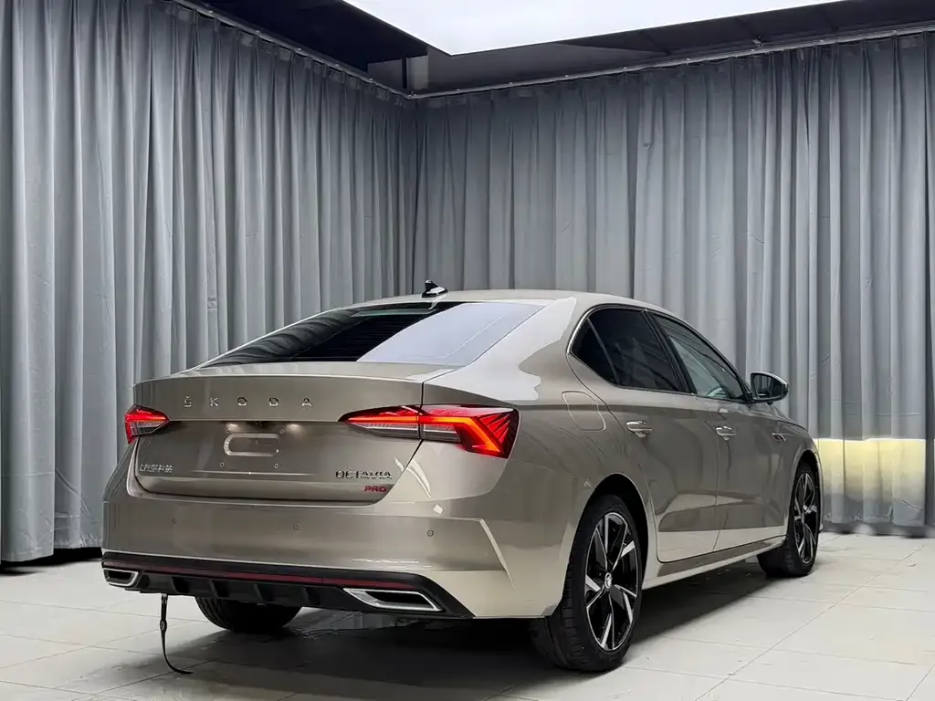 Skoda Octavia — фото 9