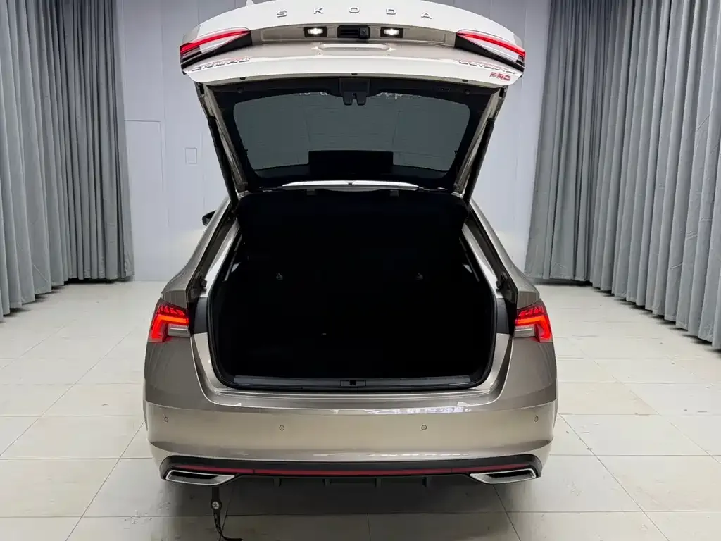 Skoda Octavia — фото 4