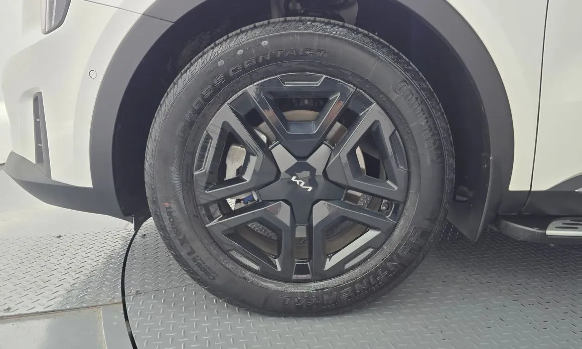 Kia Sorento — фото 7
