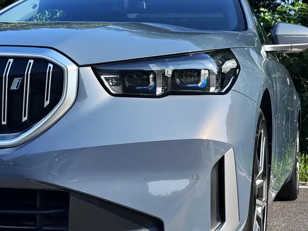 BMW i5 — фото 3