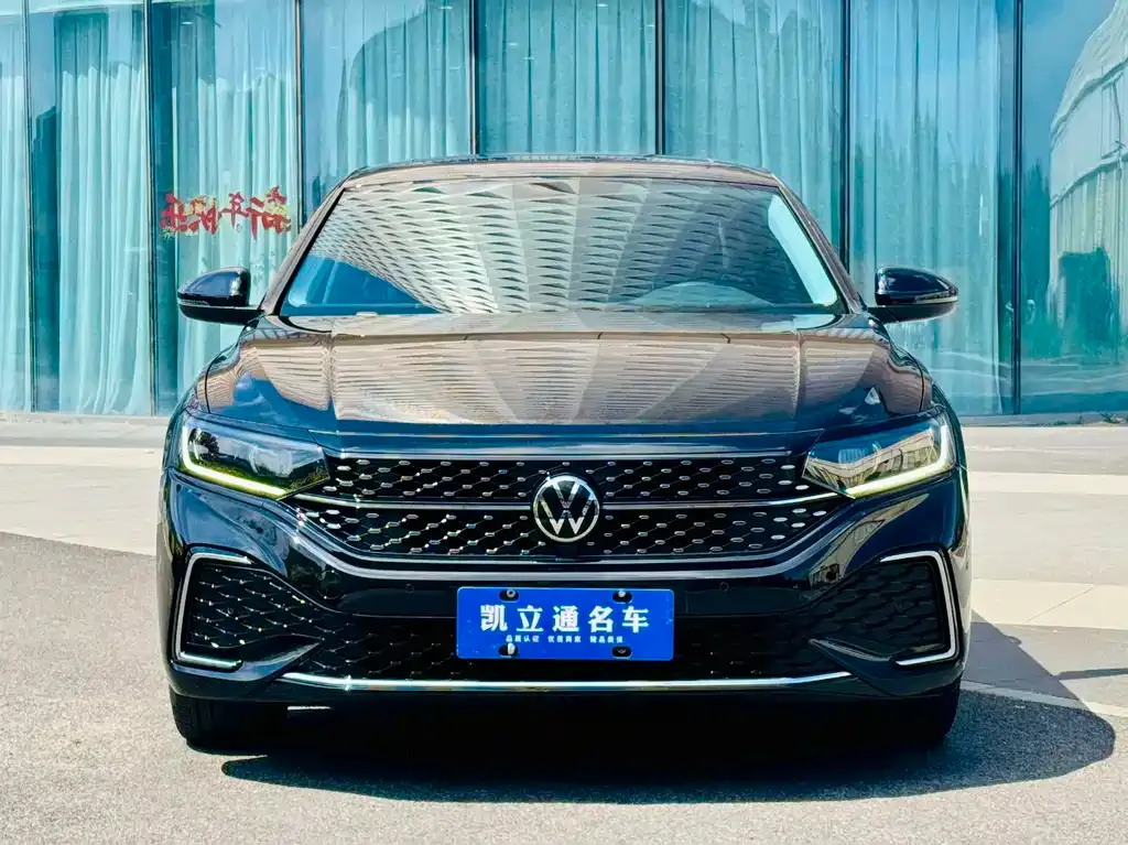 Volkswagen Passat — фото 10
