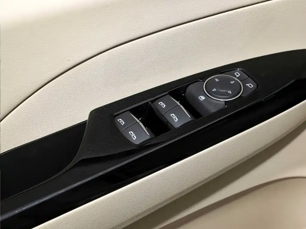 Buick GL8 Hybrid — фото 6