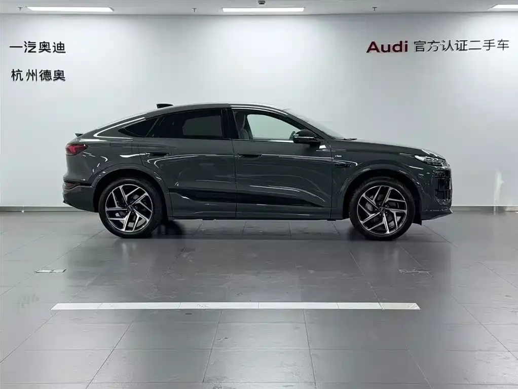 Audi Q6L Sportback e-tron — фото 3