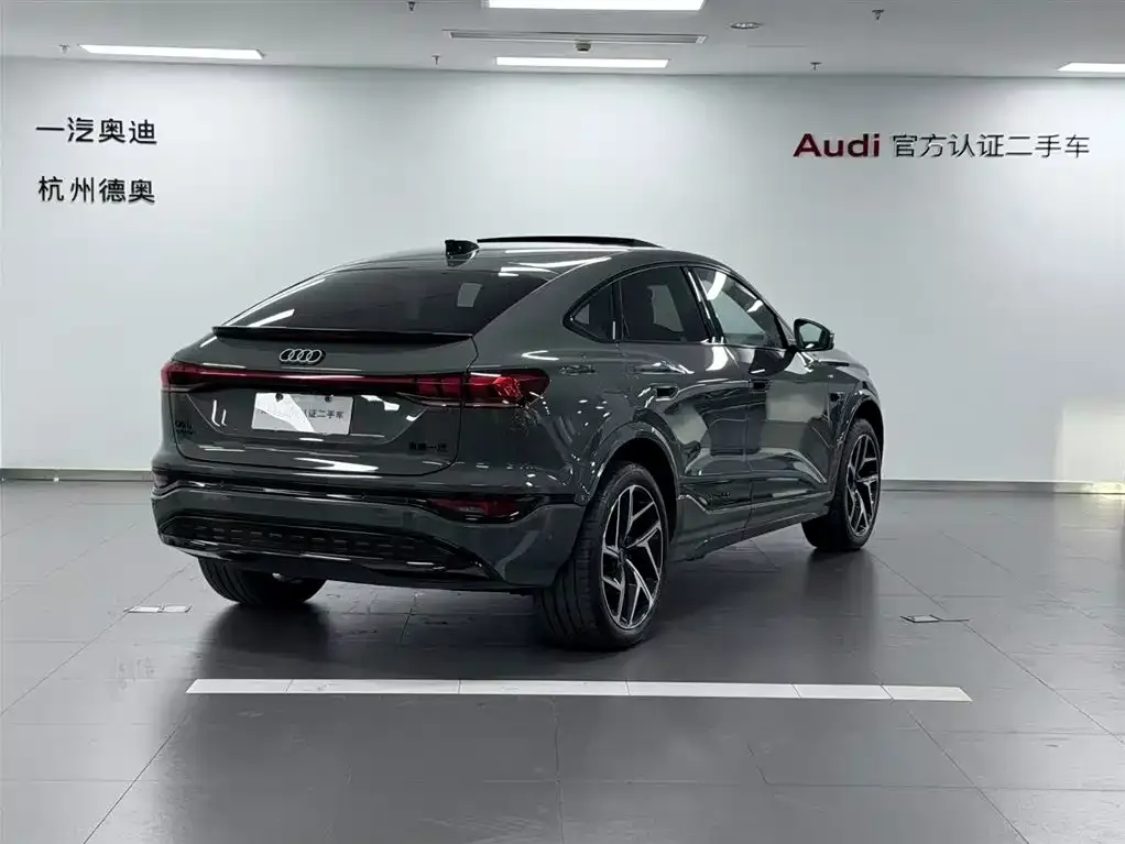 Audi Q6L Sportback e-tron — фото 6