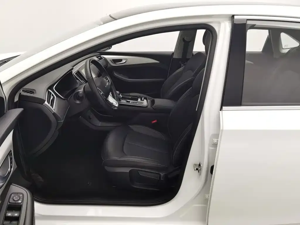 Roewe i6 MAX New Energy — фото 7