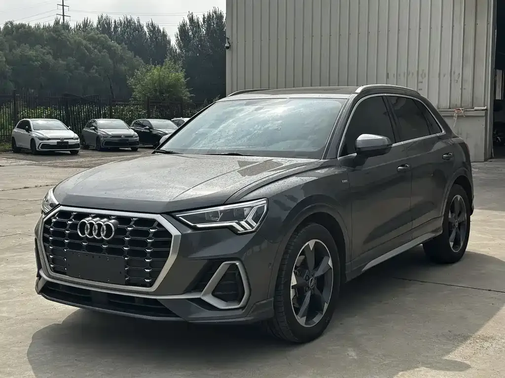Audi Q3 — фото 1