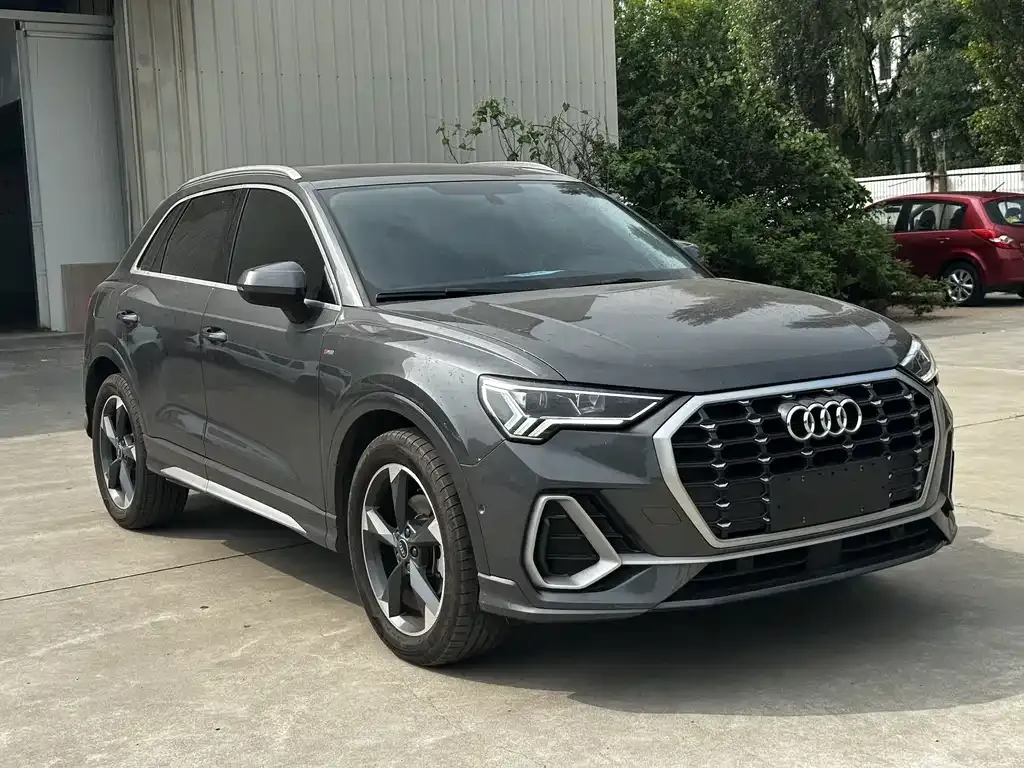 Audi Q3 — фото 10