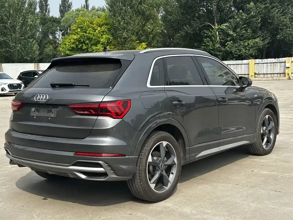 Audi Q3 — фото 6