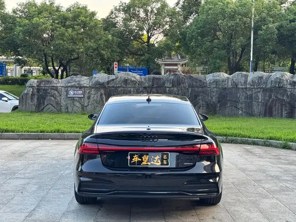 Audi A7L — фото 6