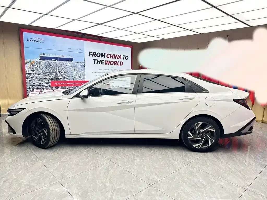 Hyundai Elantra — фото 9