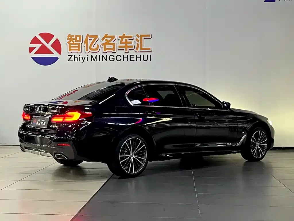 BMW 5 Series — фото 10