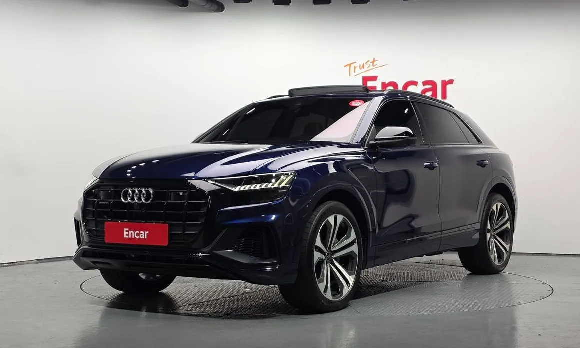 Audi Q8 — фото 1