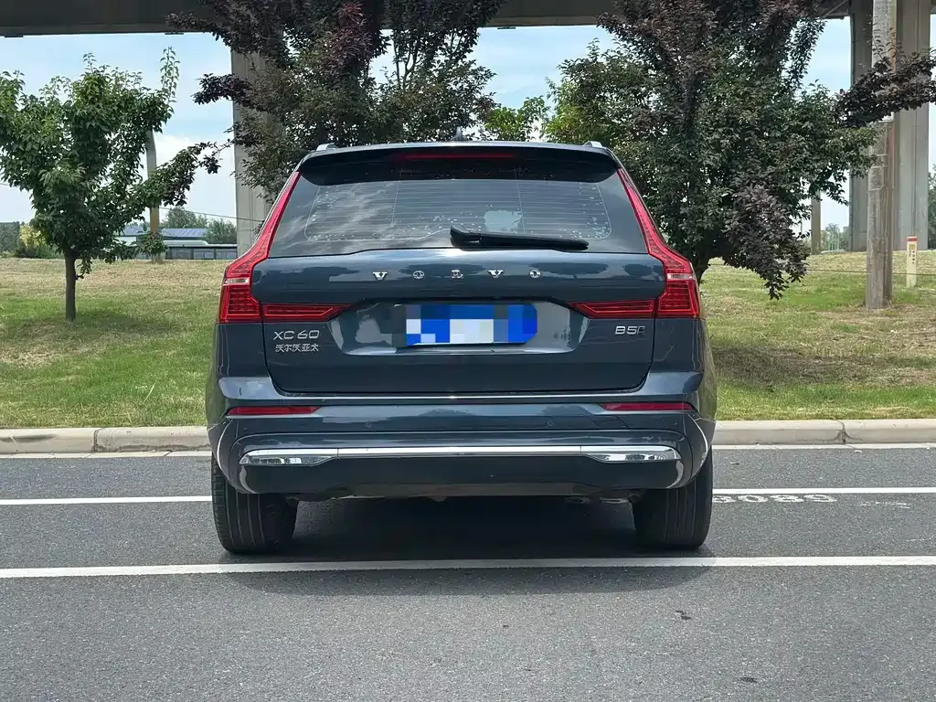 Volvo XC60 — фото 4