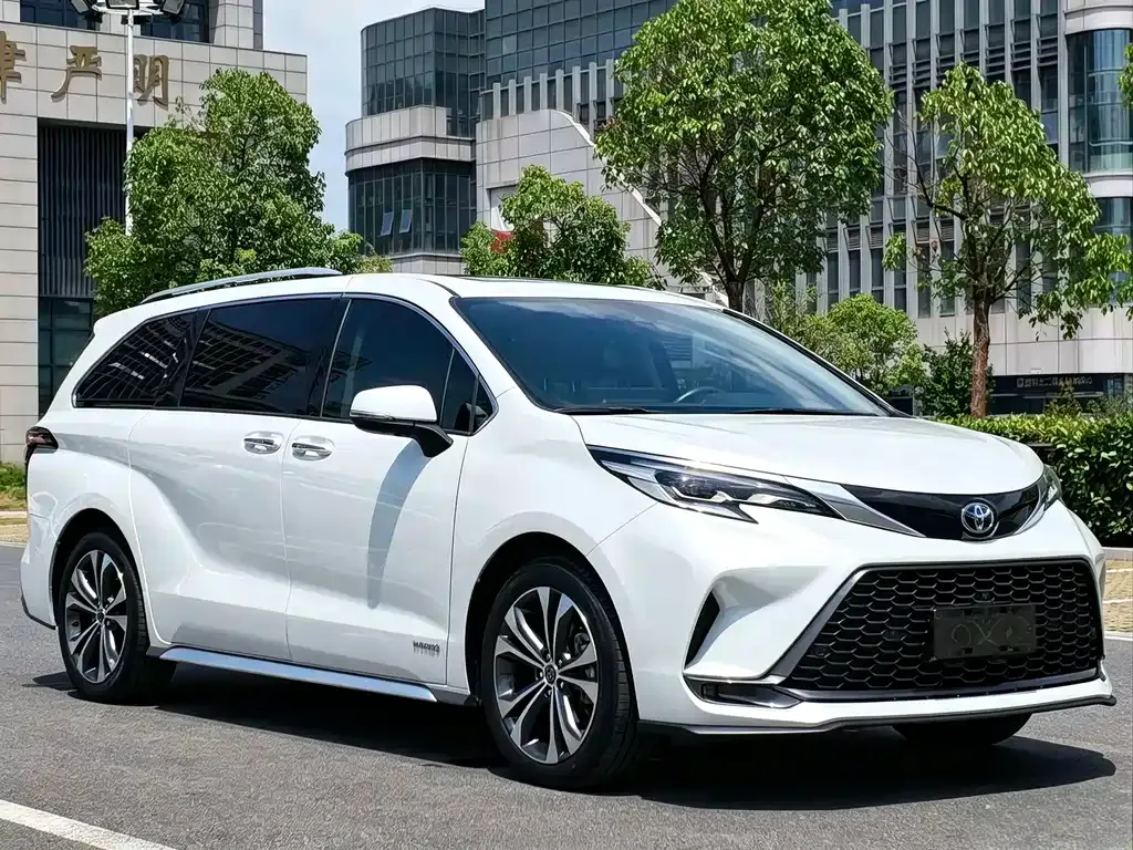 Toyota Granvia — фото 9